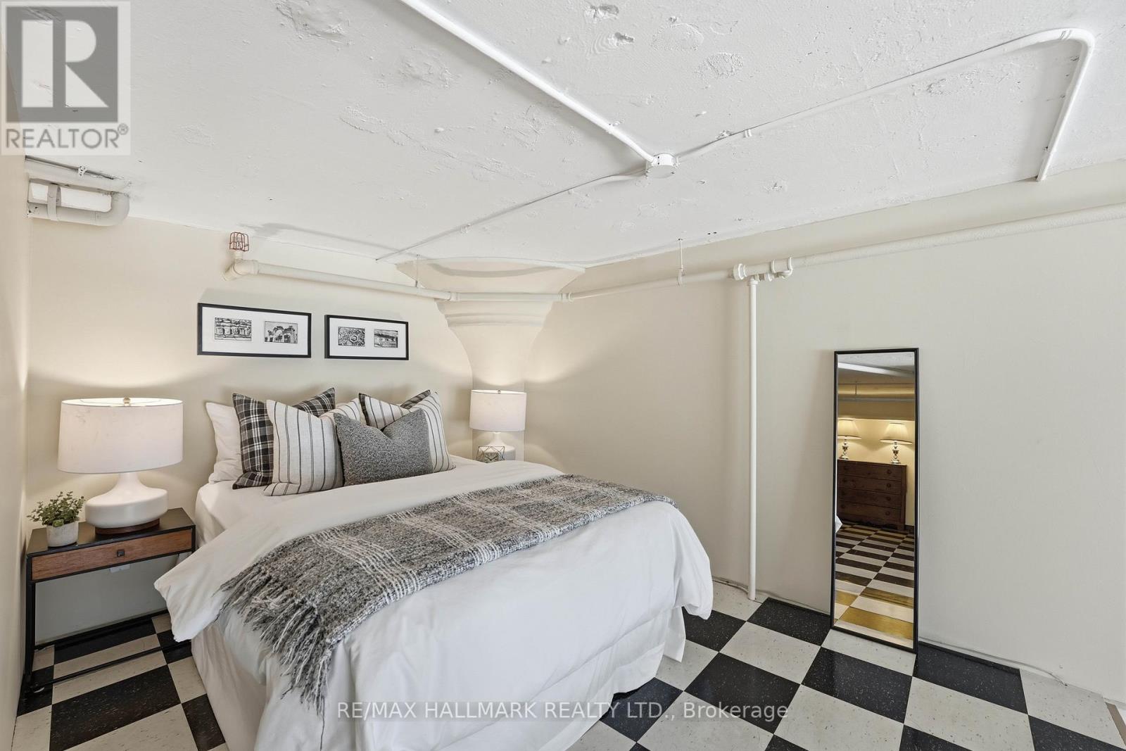 #203 245 CARLAW AVENUE - 14