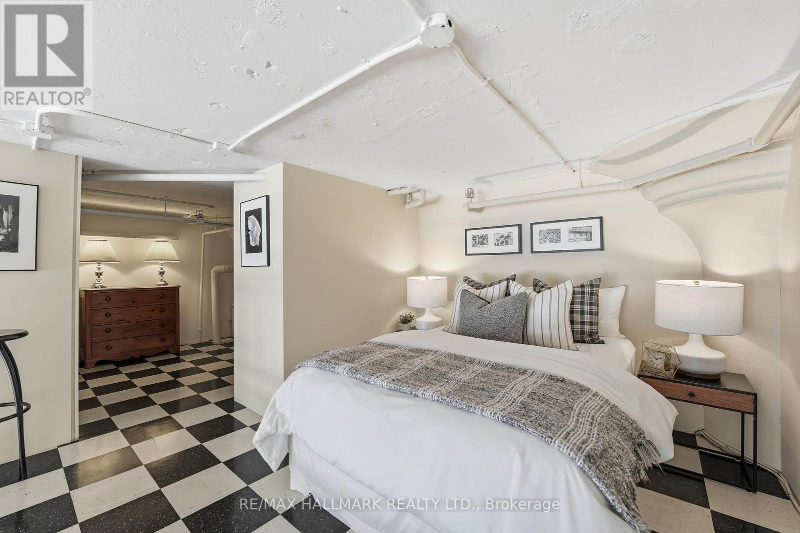 #203 245 CARLAW AVENUE - 15