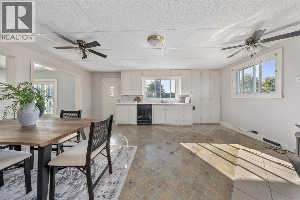 1224 Brigden ROAD - 7