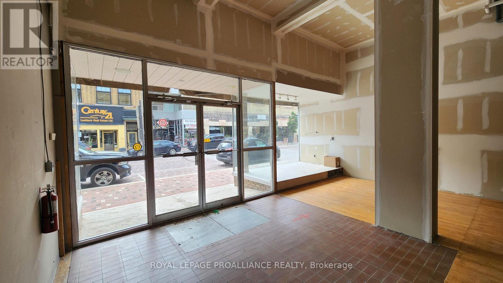 261 FRONT STREET