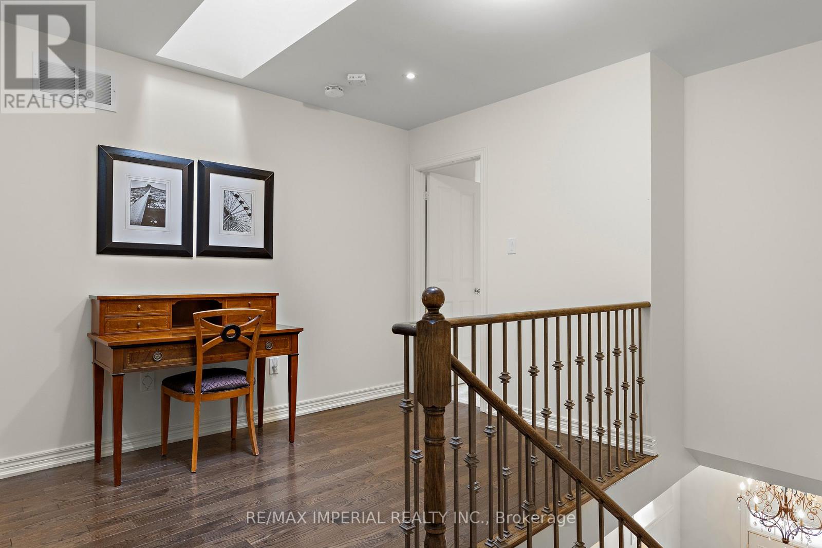 16 CARRIAGE HOUSE COURT - 22