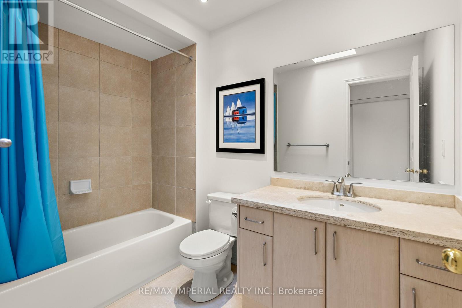 16 CARRIAGE HOUSE COURT - 24
