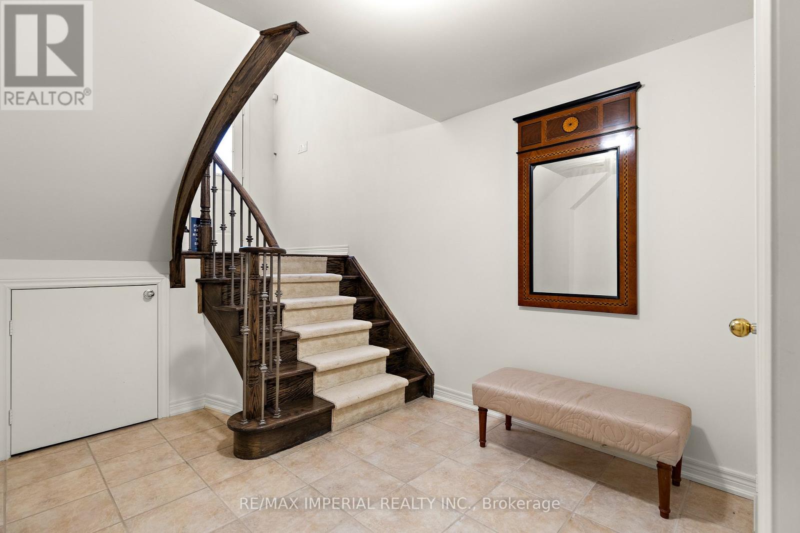 16 CARRIAGE HOUSE COURT - 42