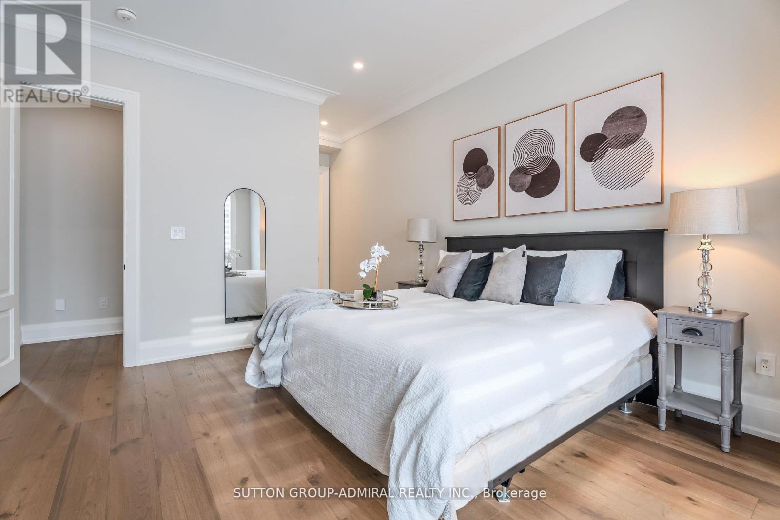 41 ELIZABETH DRIVE - 24