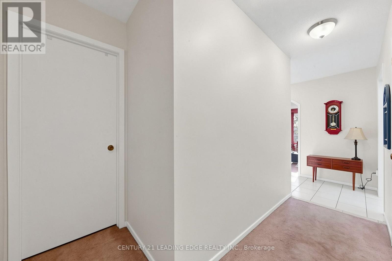 323 WARATAH AVENUE - 15