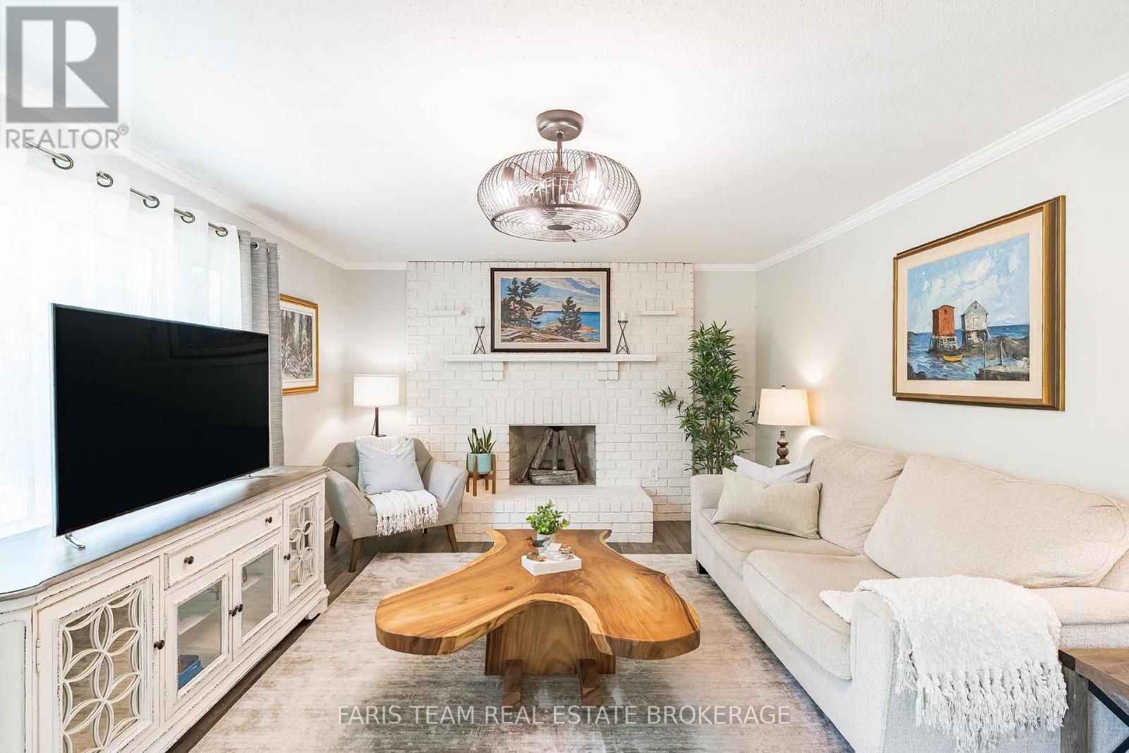 9 COLBORNE STREET - 12
