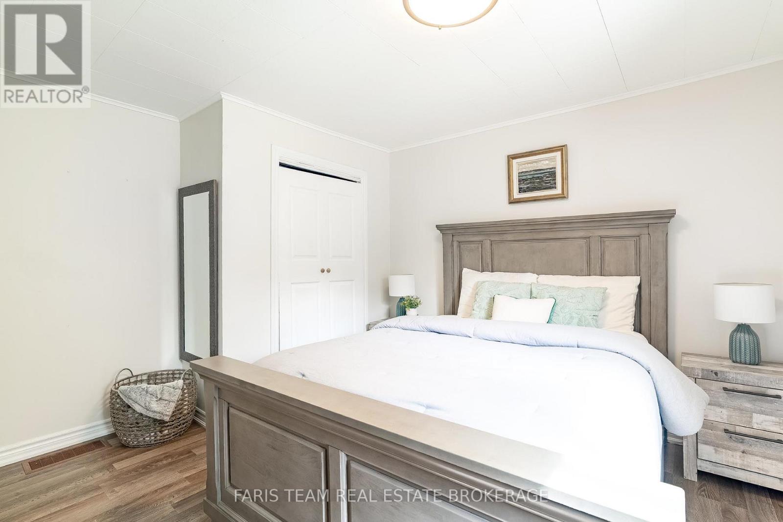 9 COLBORNE STREET - 16