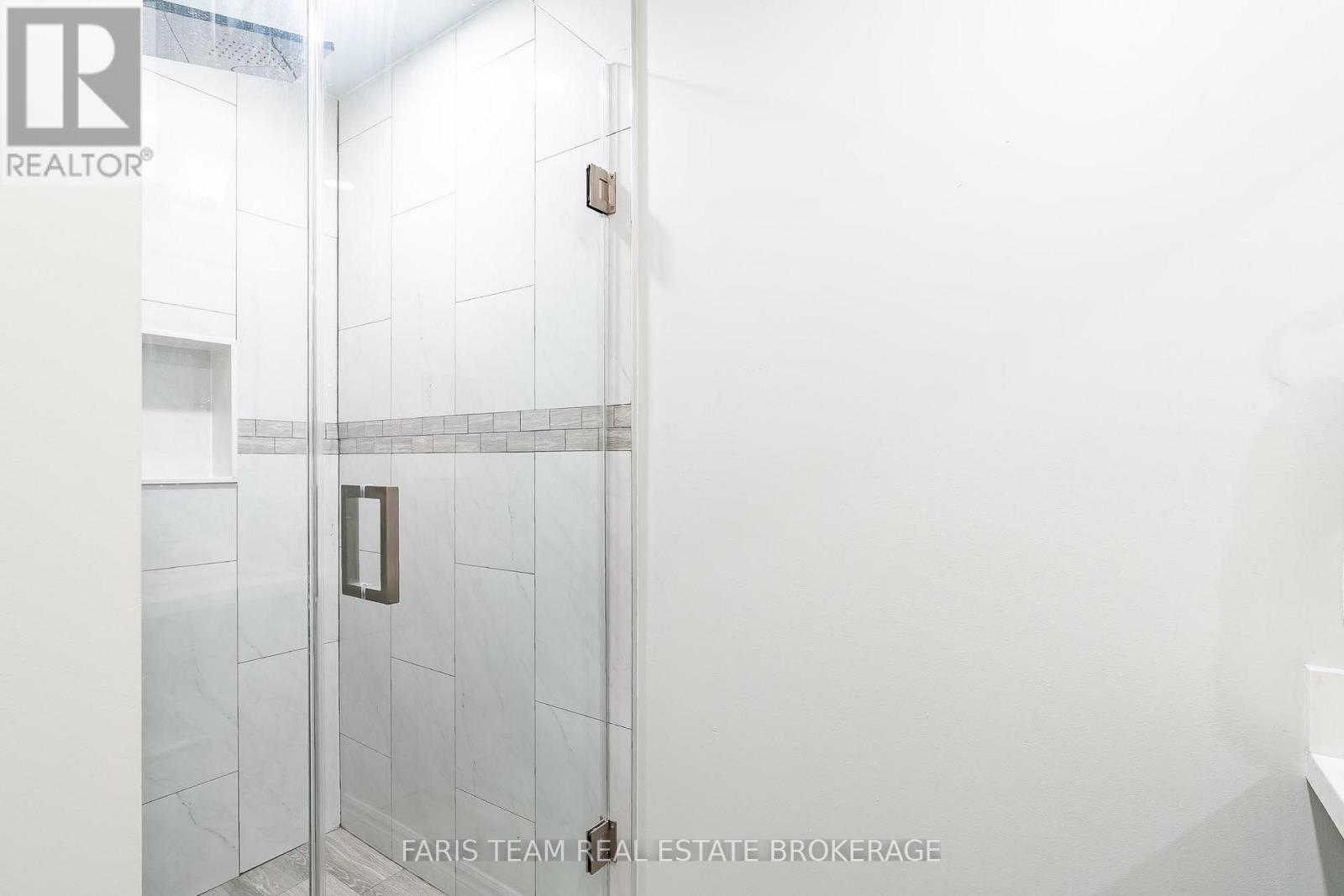9 COLBORNE STREET - 25