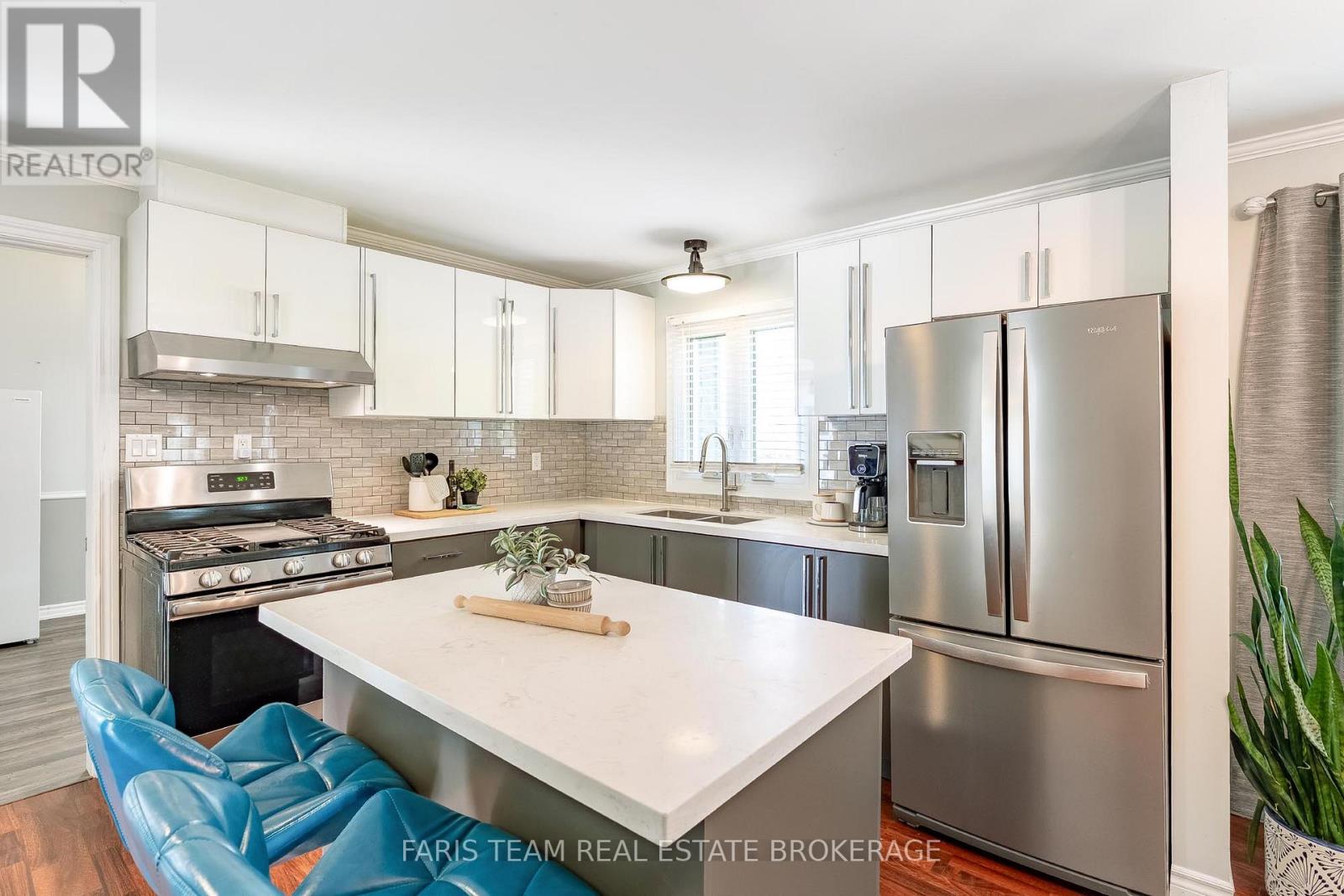 9 COLBORNE STREET - 7