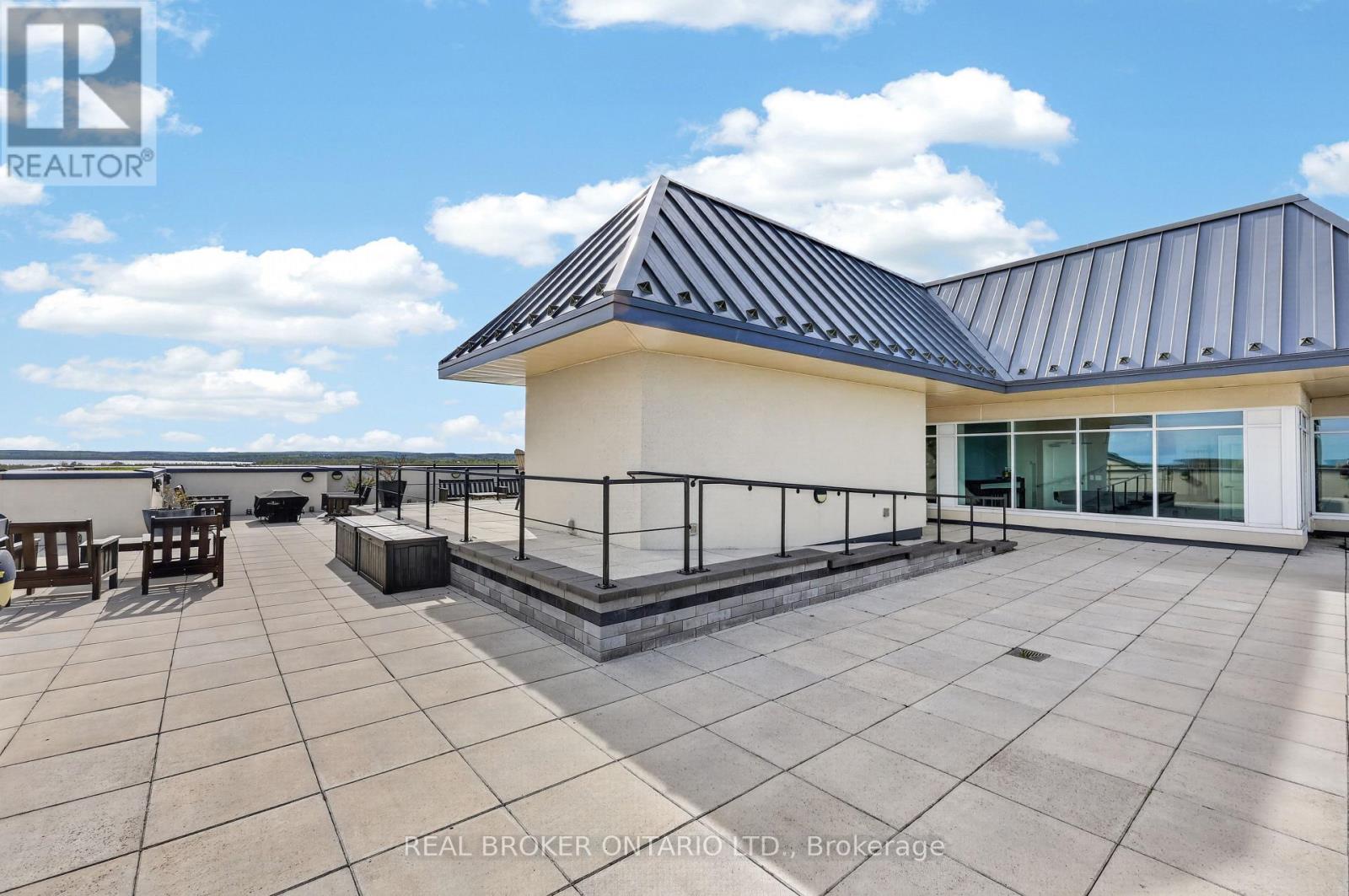 #207 90 ORCHARD POINT ROAD - 28
