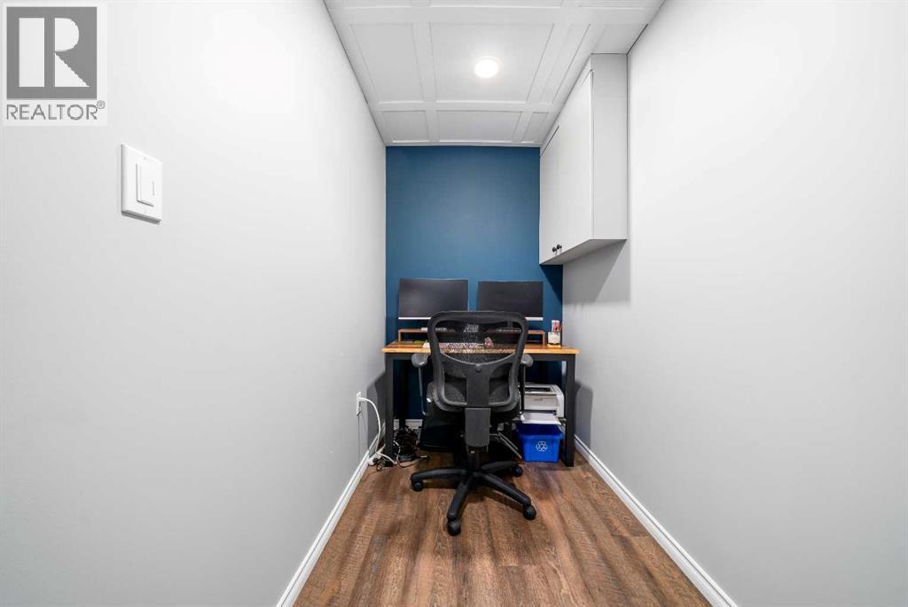 180 Hamptons Way SE — photo 30