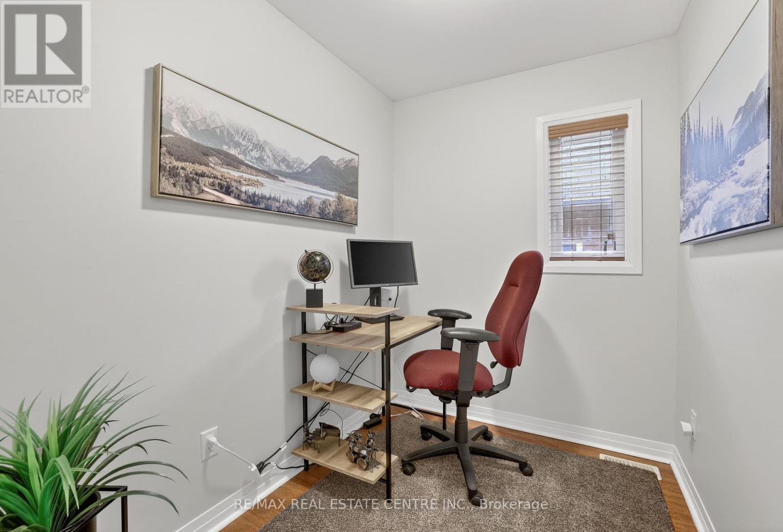 10 PORTER DRIVE - 28