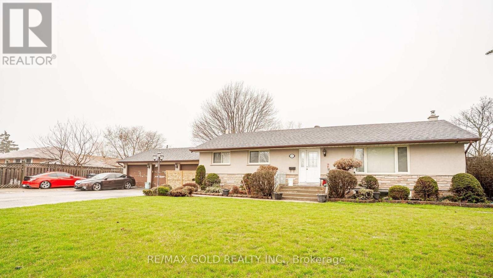 37 CARLYLE CRESCENT - 4