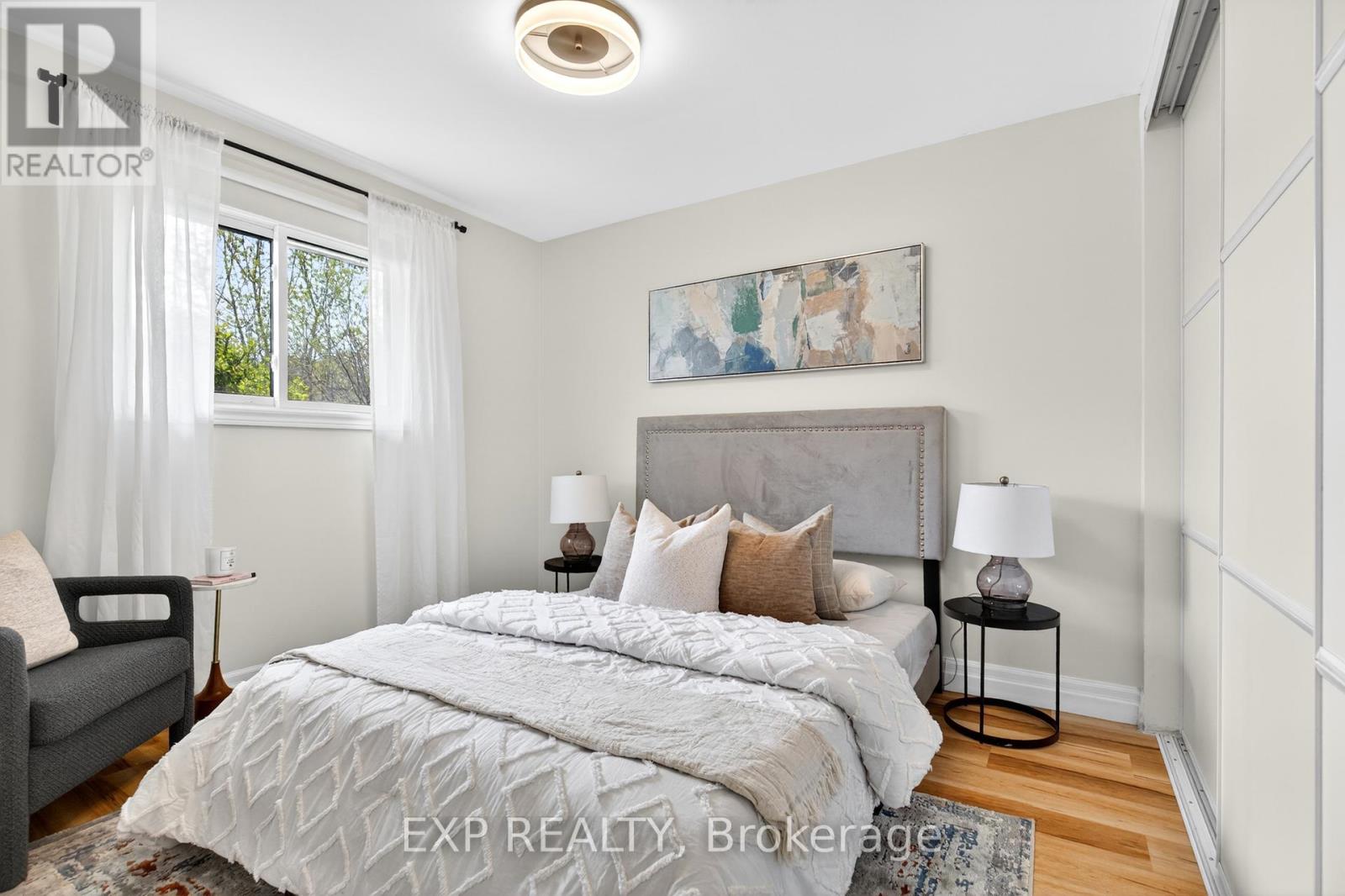 15 REXWAY DRIVE - 17