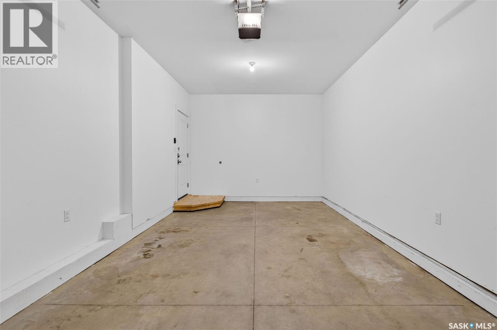 546 21st STREET E - 25