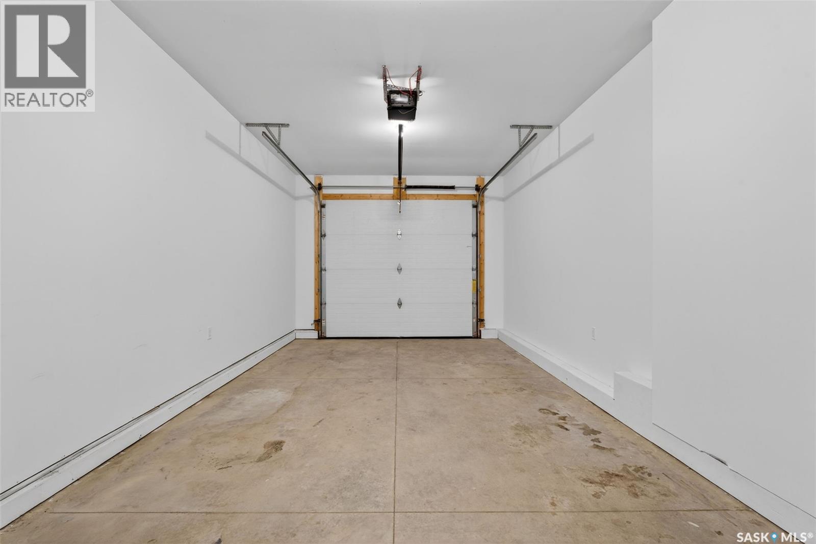 546 21st STREET E - 26