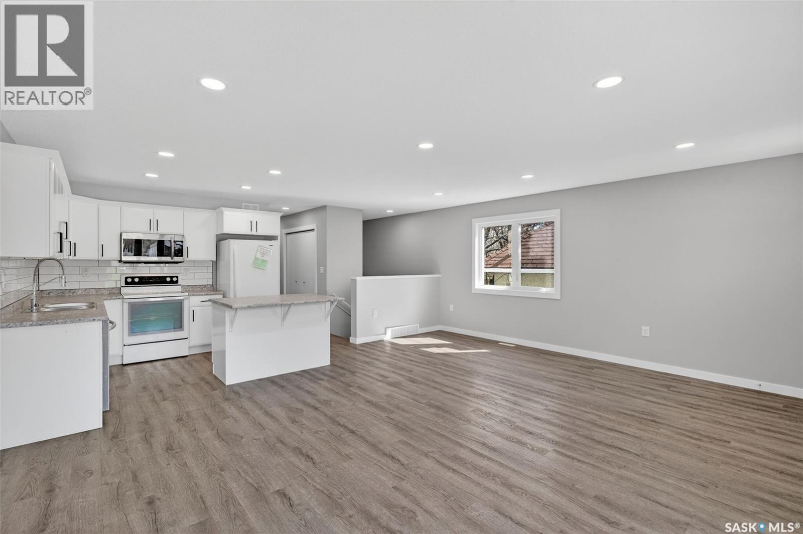 546 21st STREET E - 7
