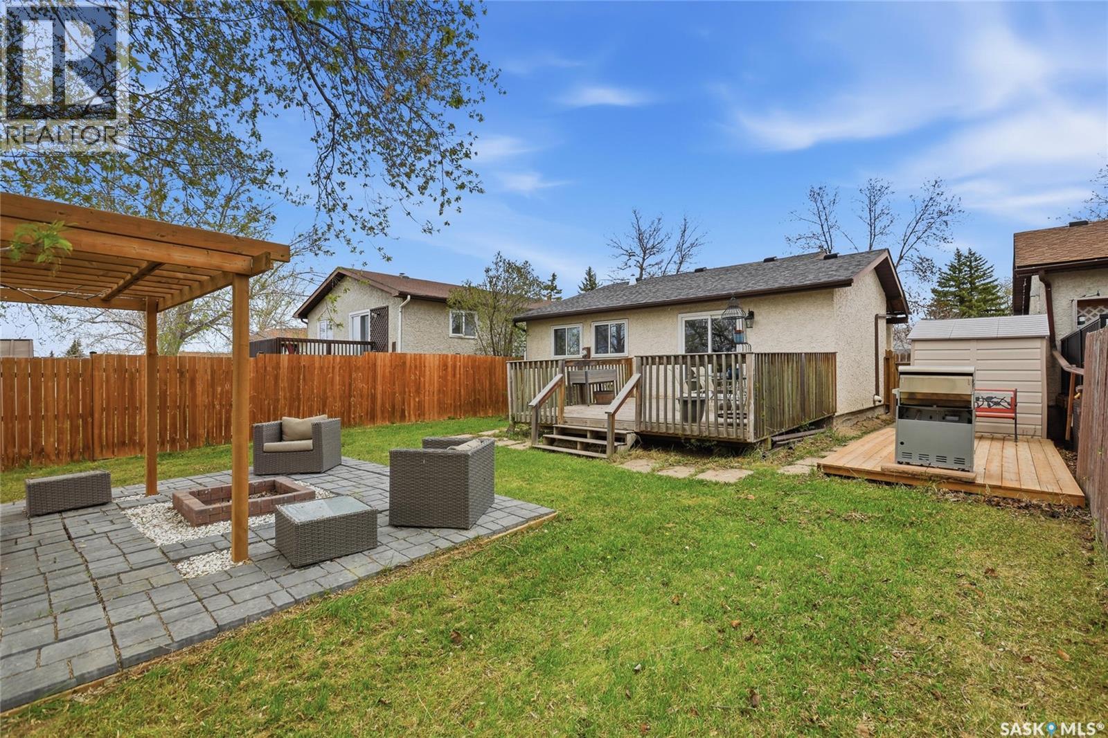 782 Hayworth CRESCENT N - 32