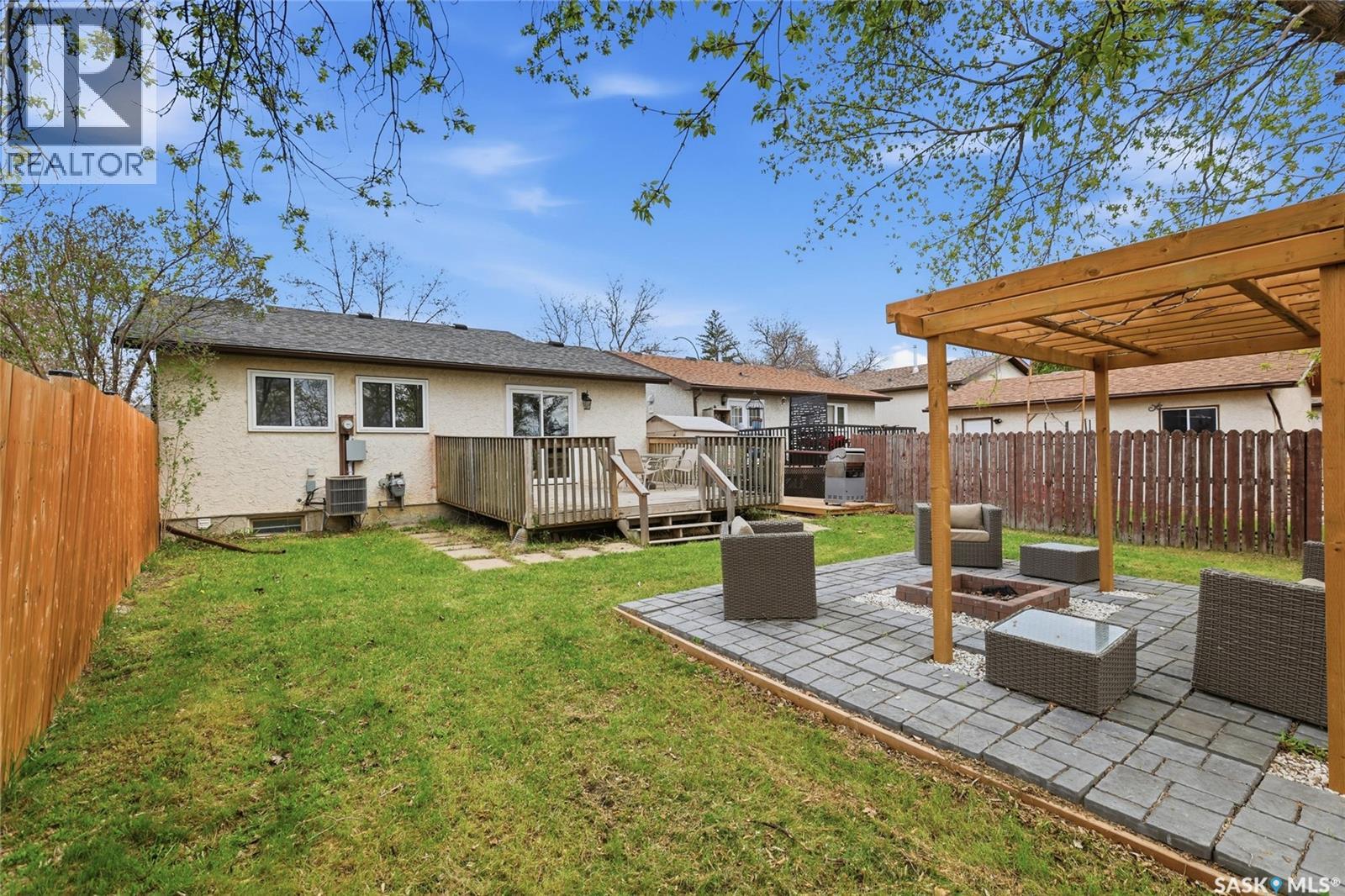 782 Hayworth CRESCENT N - 35