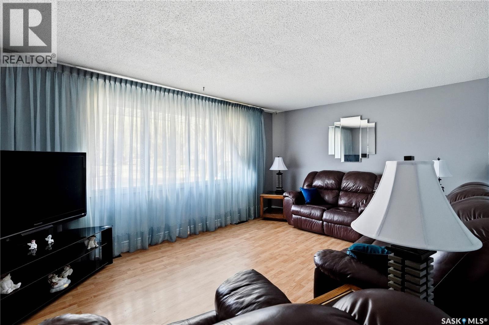 35 MCINNIS CRESCENT - 5