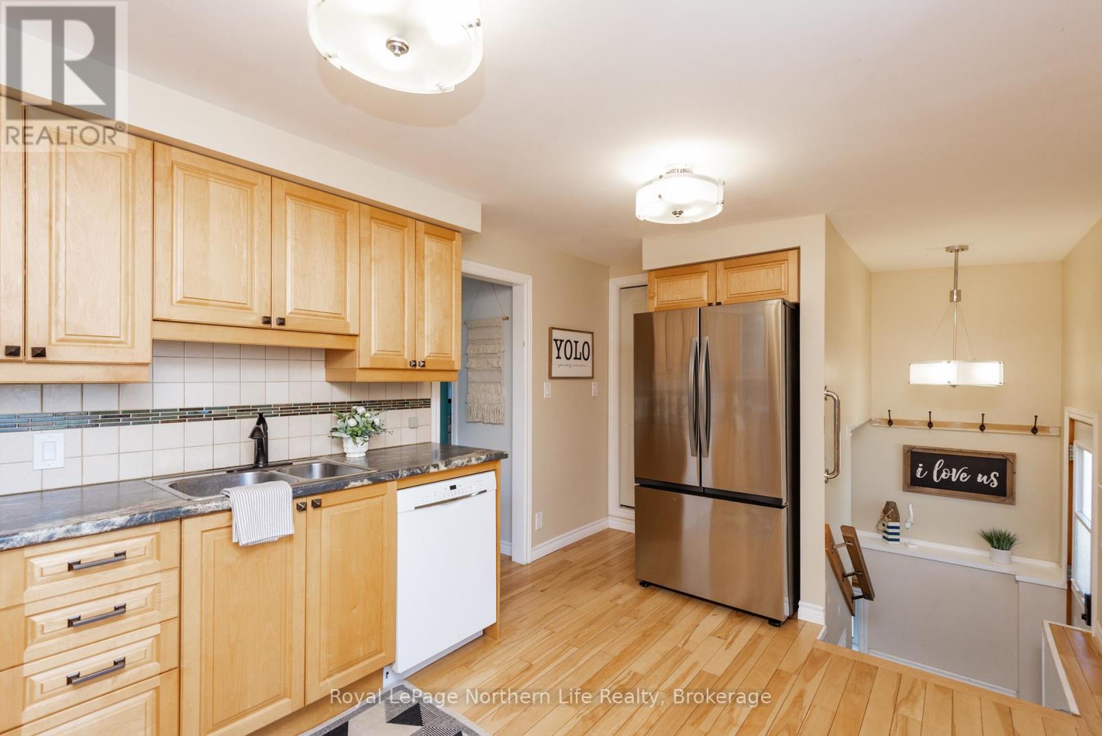 581 BANNER AVENUE - 21