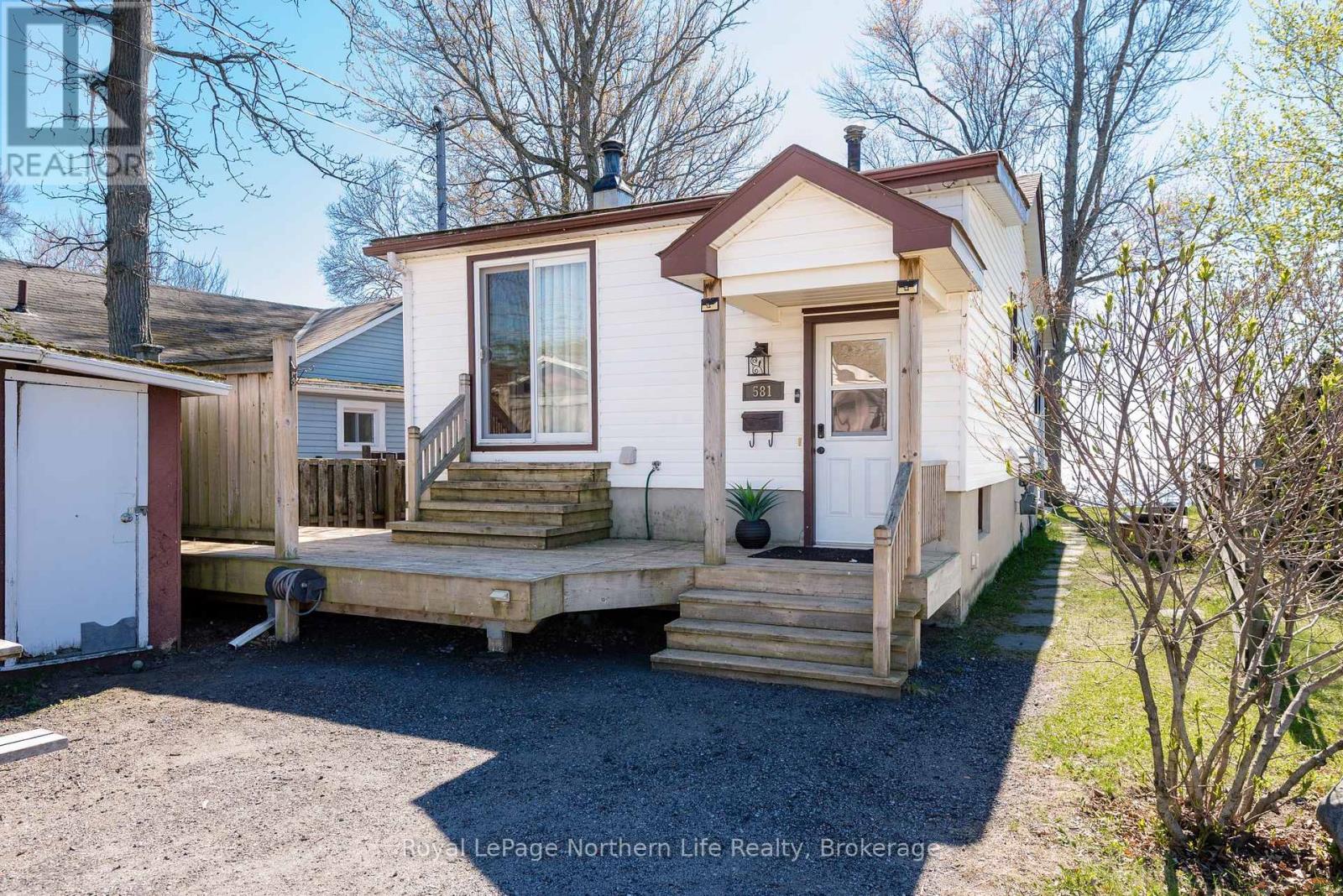 581 BANNER AVENUE - 16