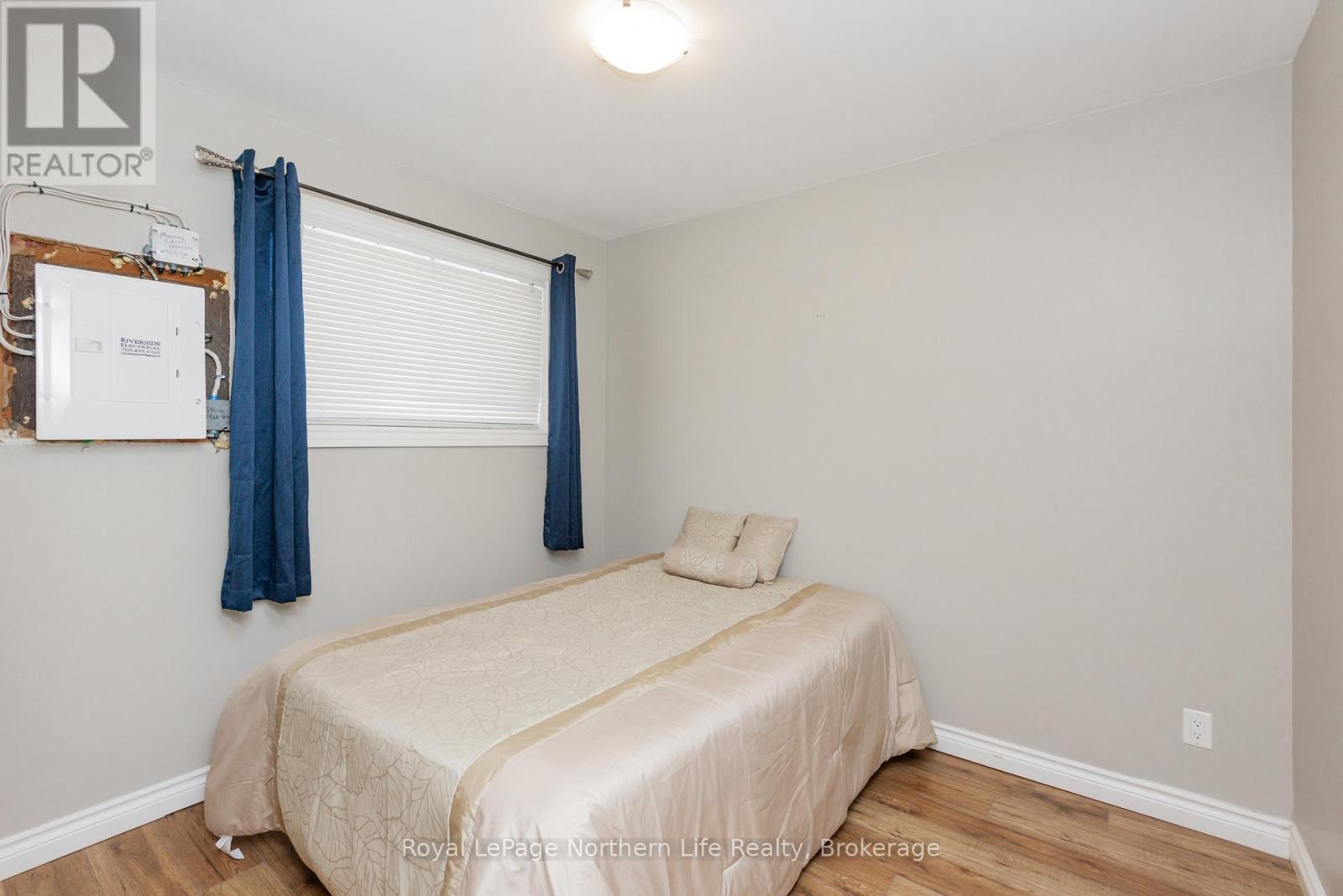 581 BANNER AVENUE - 10