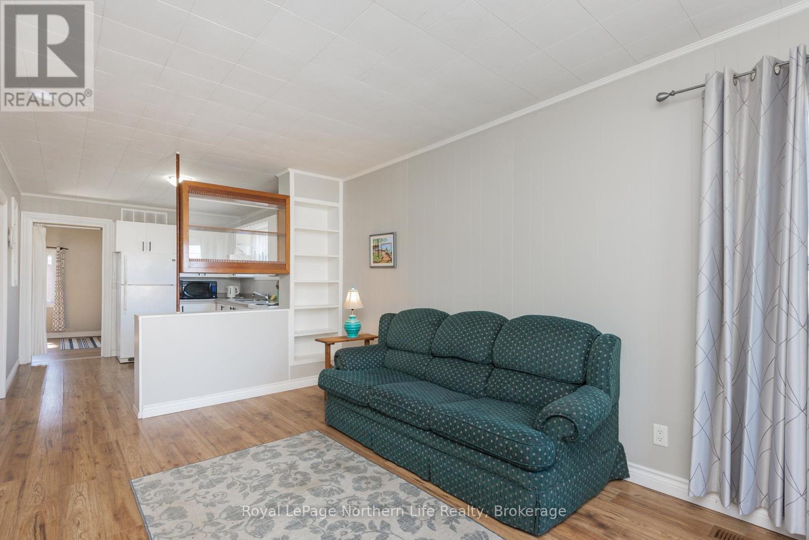 581 BANNER AVENUE - 6