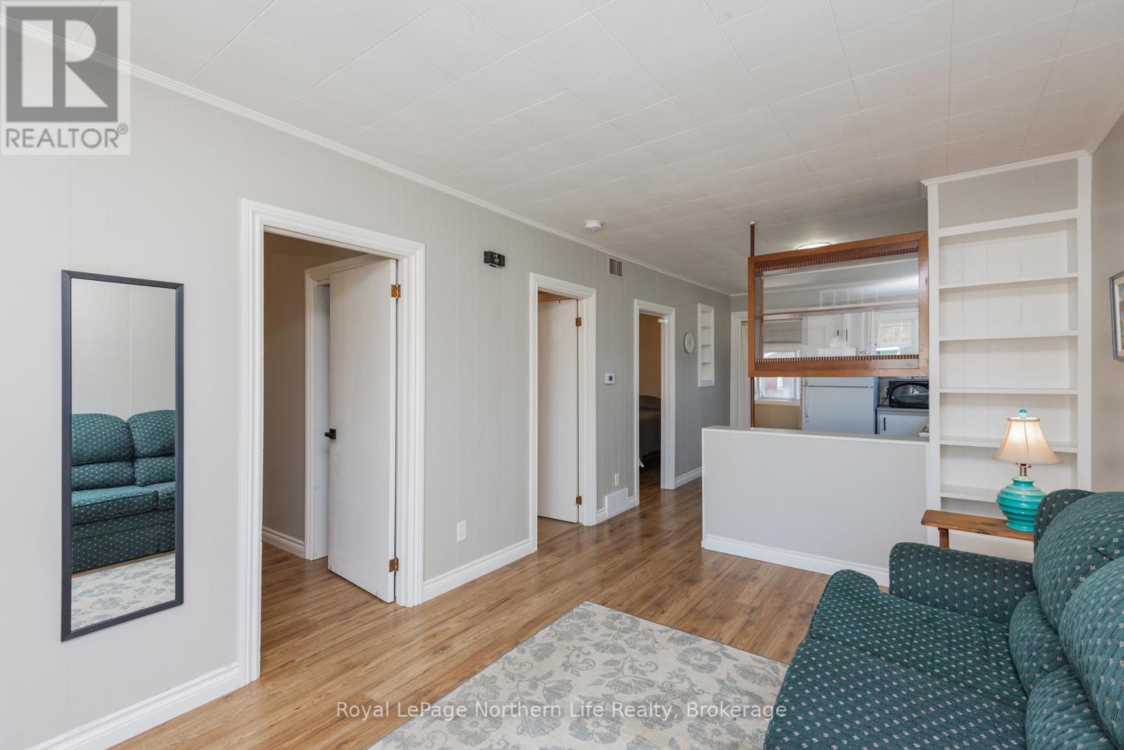 581 BANNER AVENUE - 7