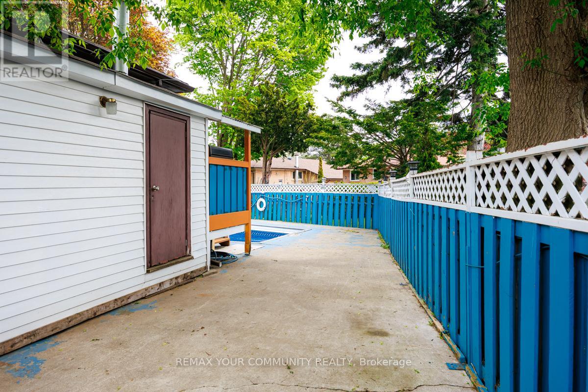 3 SHOREVIEW DRIVE - 32