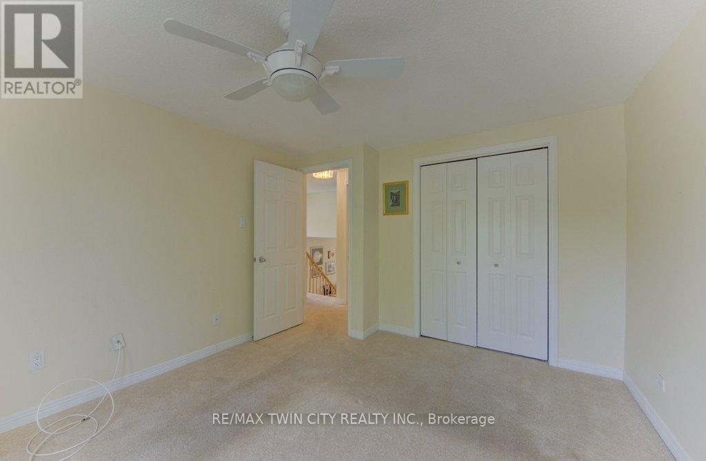 #28 375 HOLIDAY INN DRIVE - 15