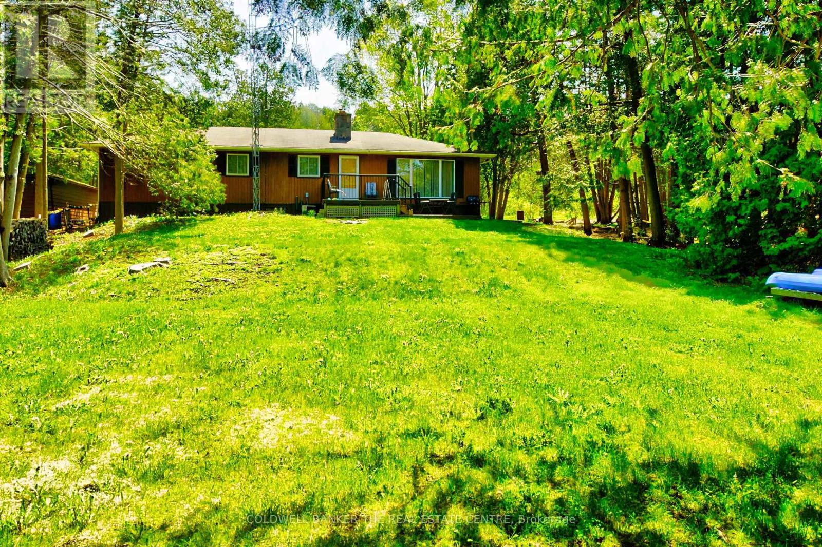46 IRIS DRIVE - 15