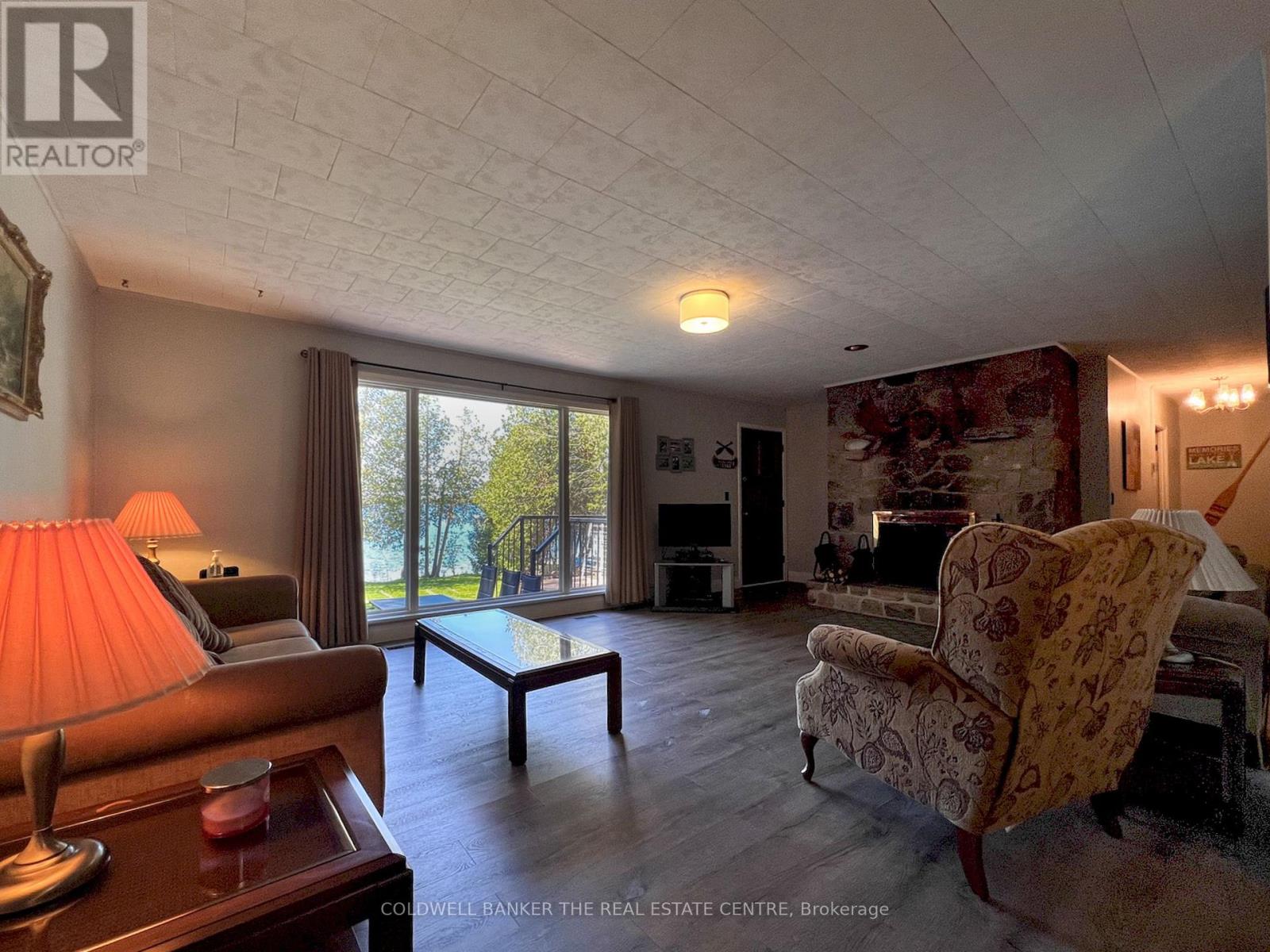 46 IRIS DRIVE - 20