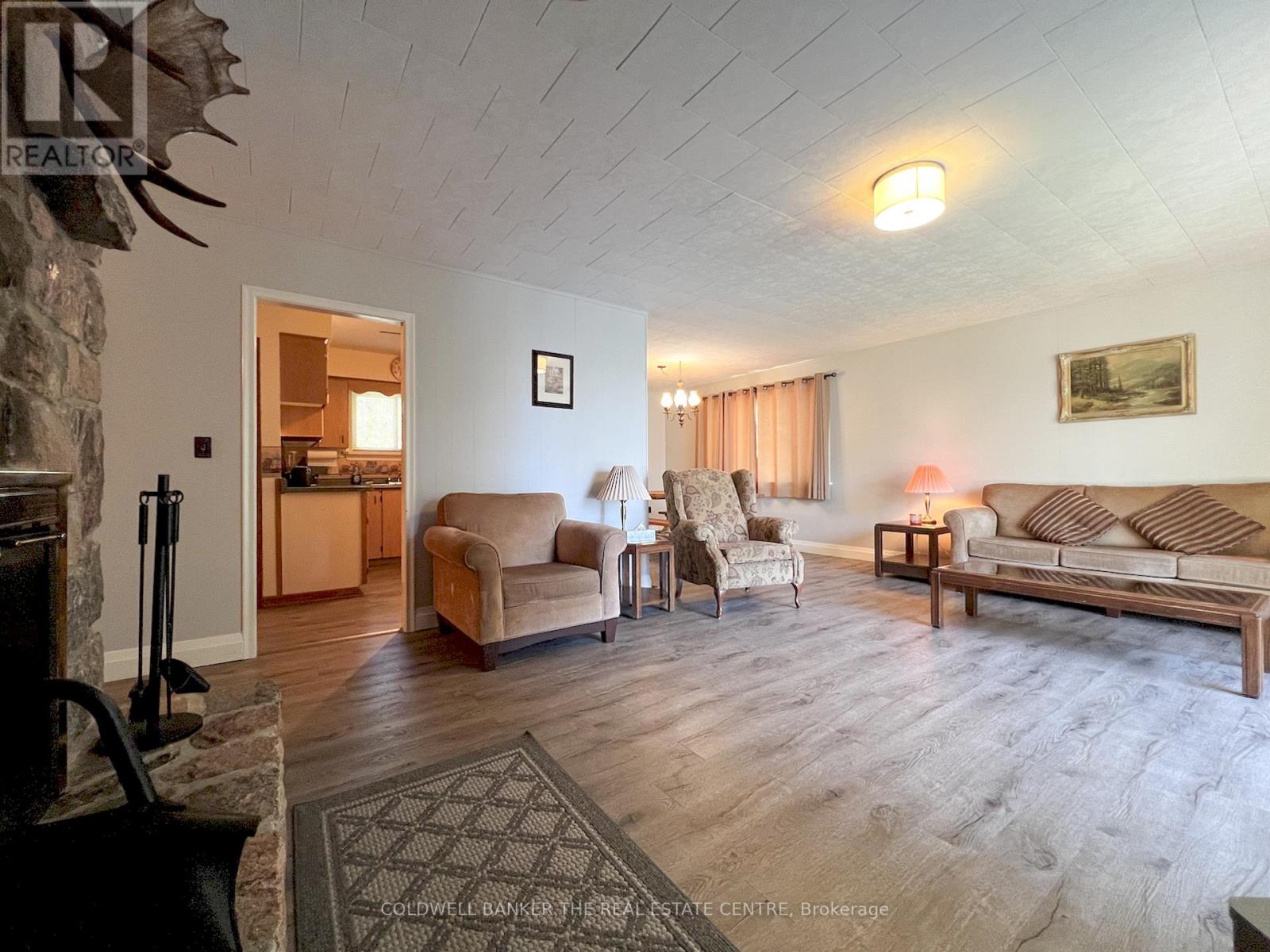 46 IRIS DRIVE - 26