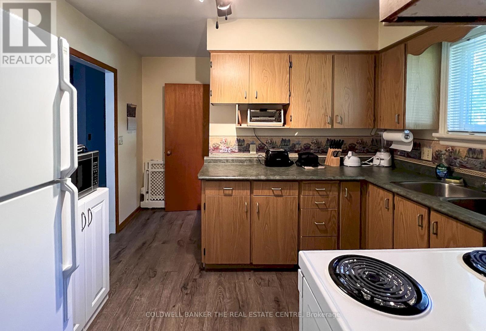46 IRIS DRIVE - 29