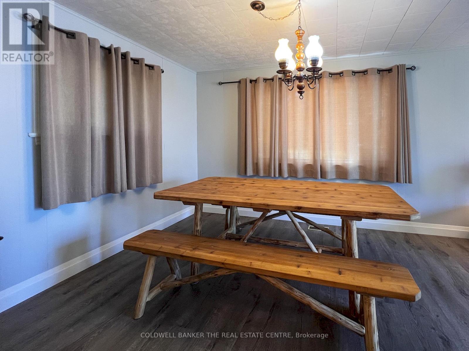 46 IRIS DRIVE - 31