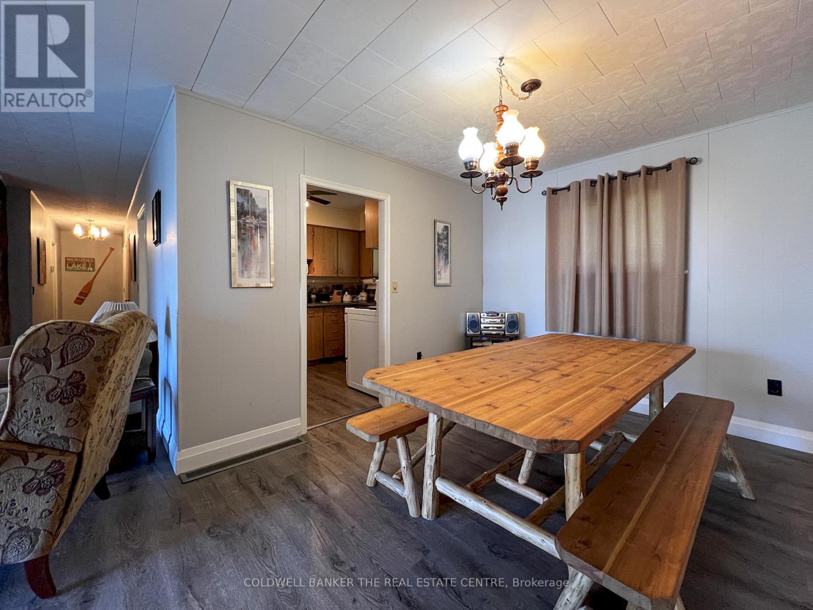 46 IRIS DRIVE - 32