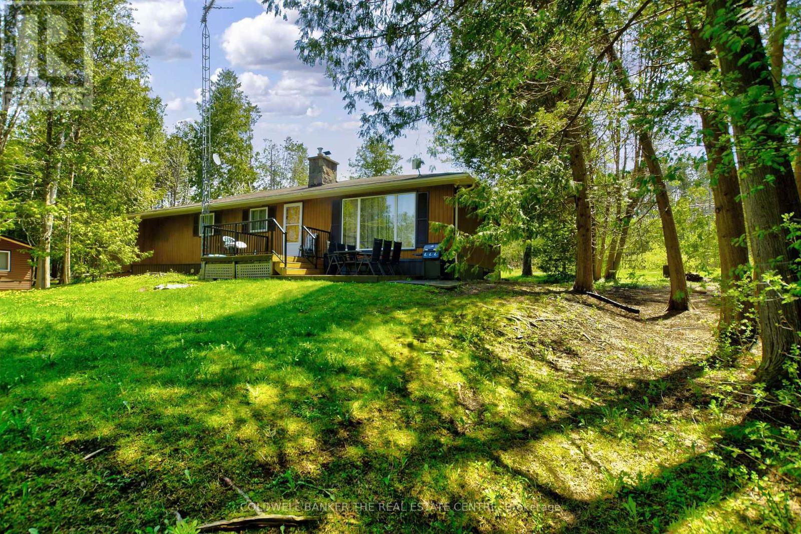 46 IRIS DRIVE - 5