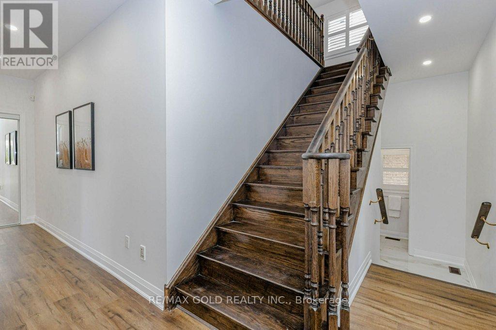 132 MCKNIGHT AVENUE - 18