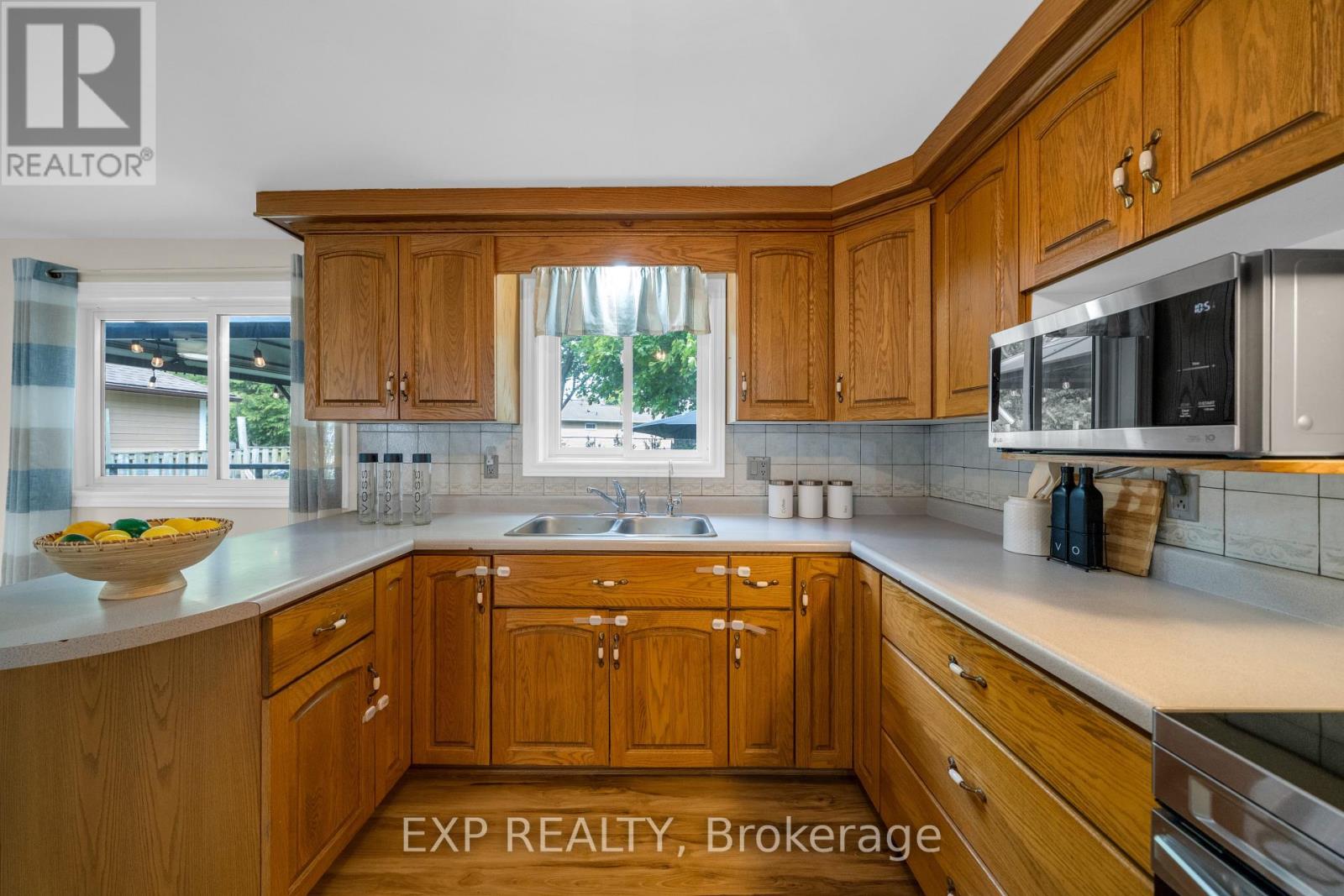 26 PEACHTREE CRESCENT - 12