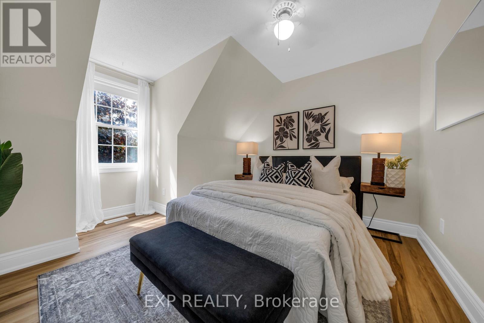 26 PEACHTREE CRESCENT - 25