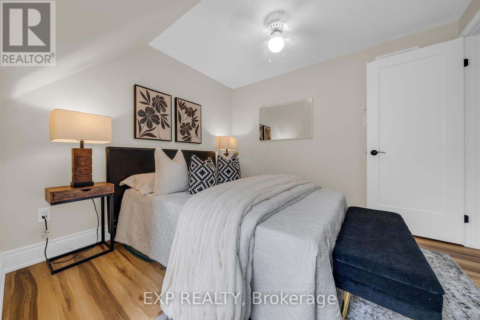 26 PEACHTREE CRESCENT - 26
