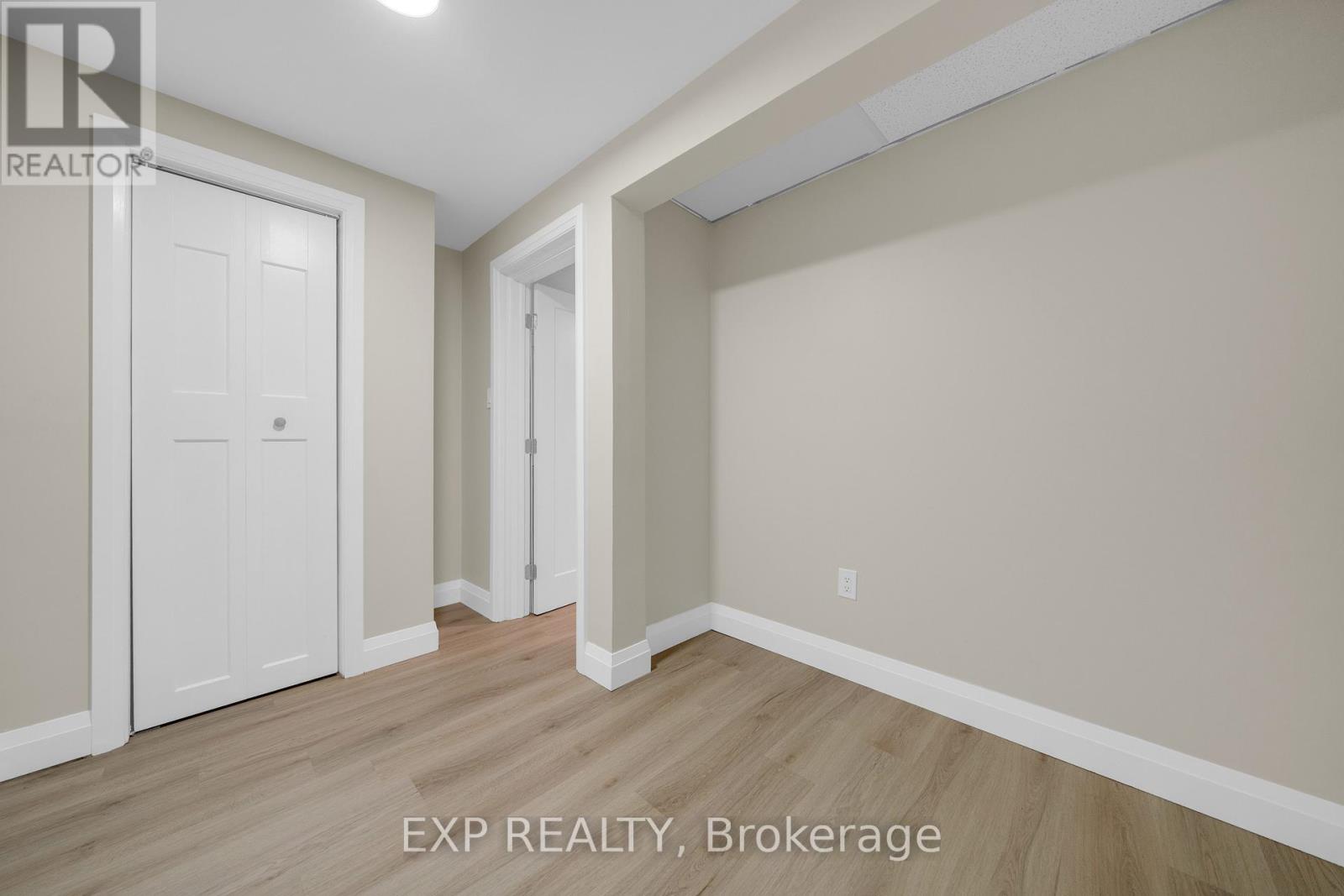 26 PEACHTREE CRESCENT - 30