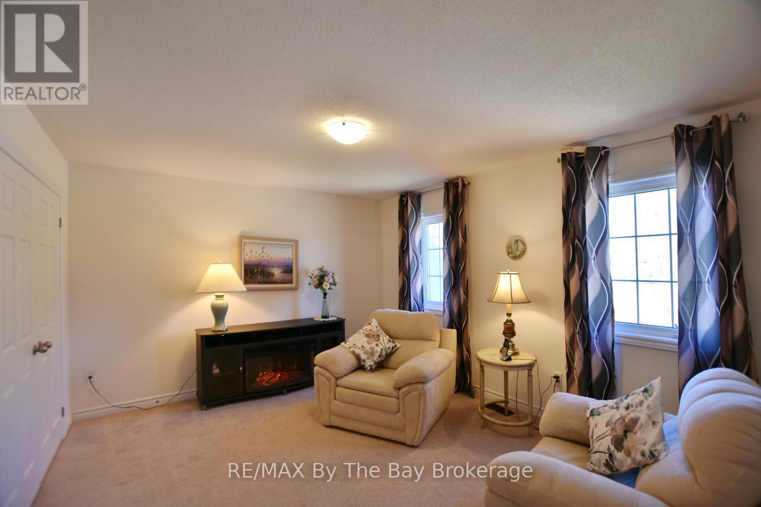 58 PROVIDENCE WAY - 29