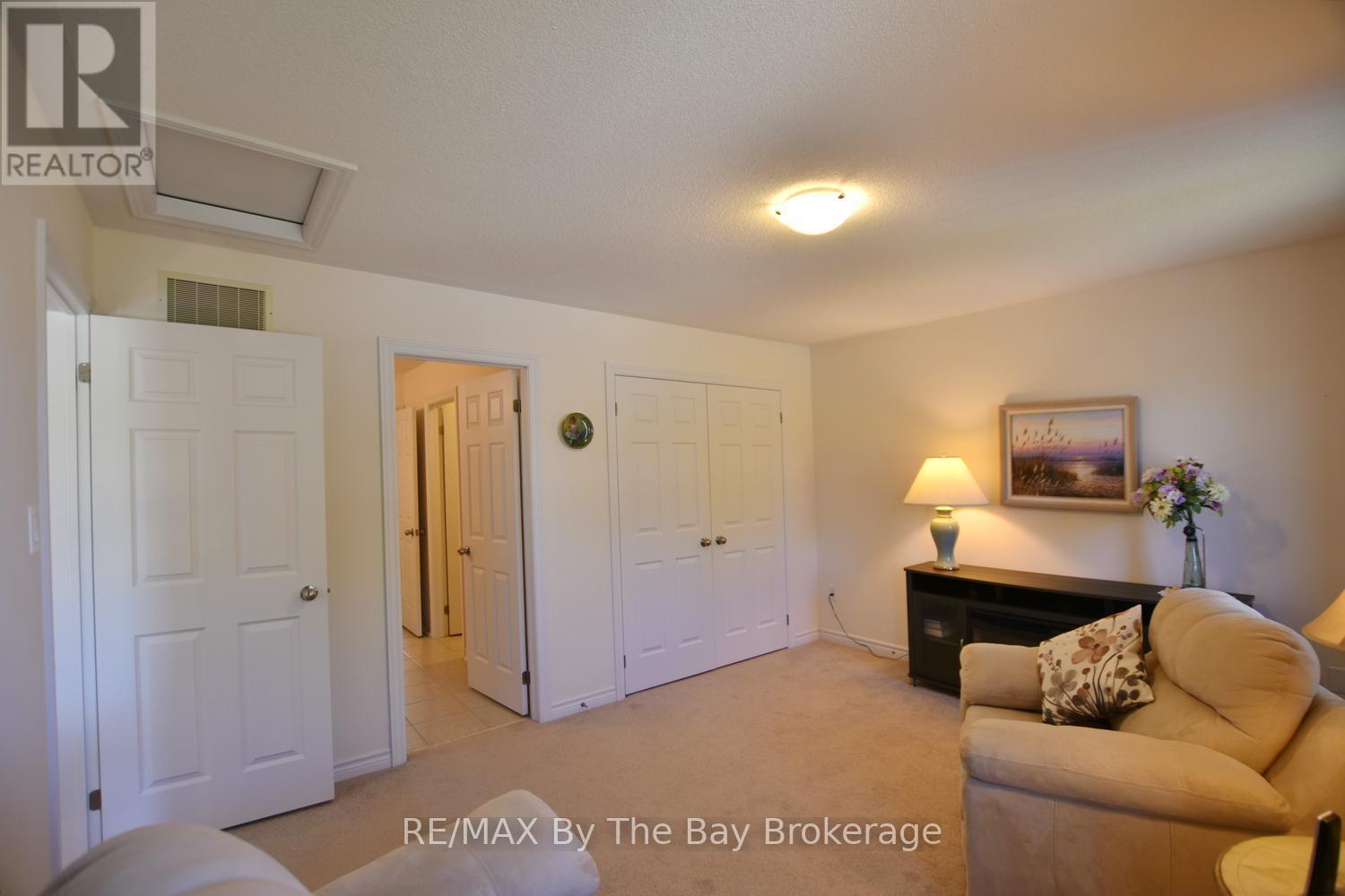 58 PROVIDENCE WAY - 30