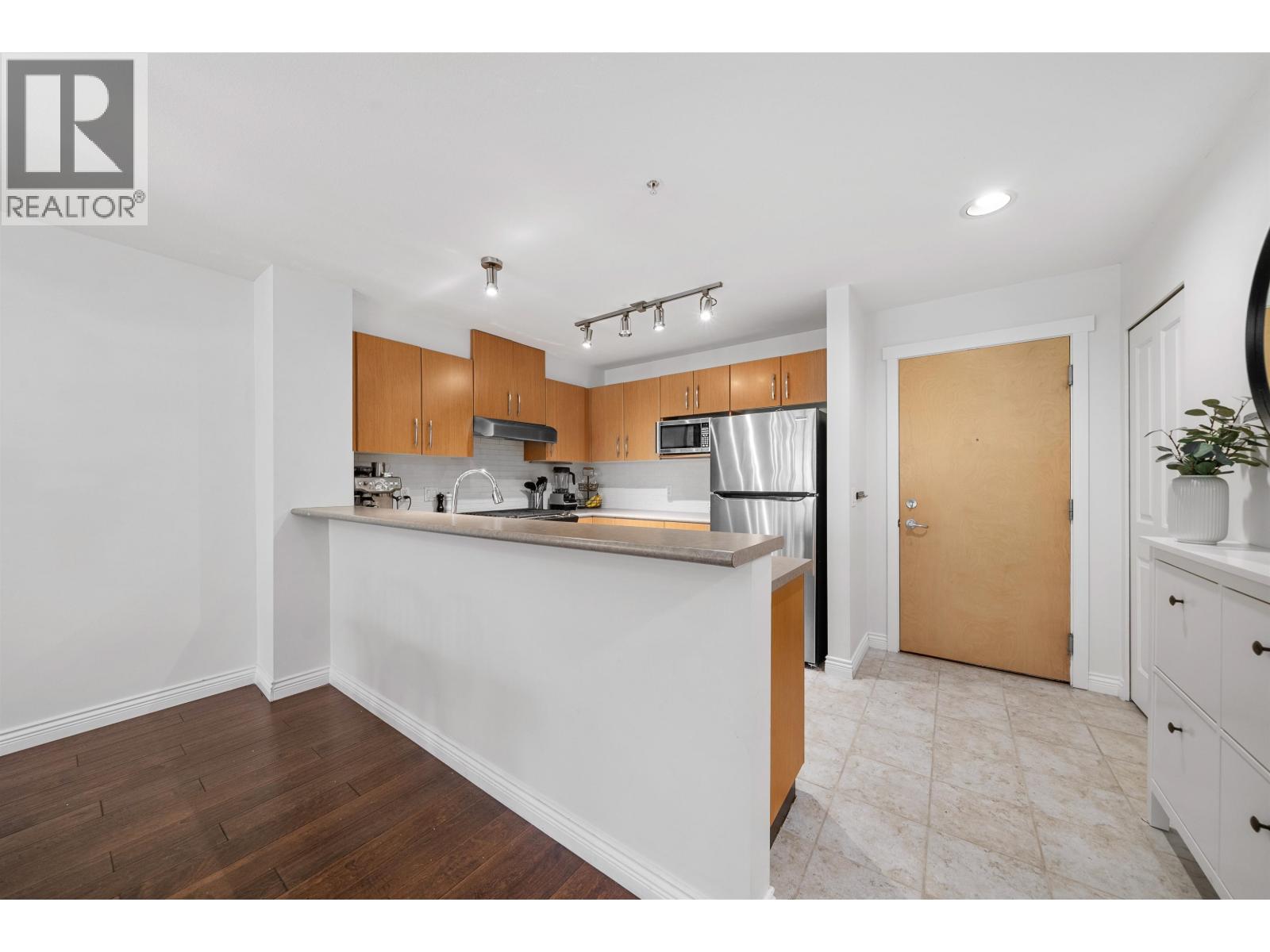 208 500 KLAHANIE DRIVE, Port Moody