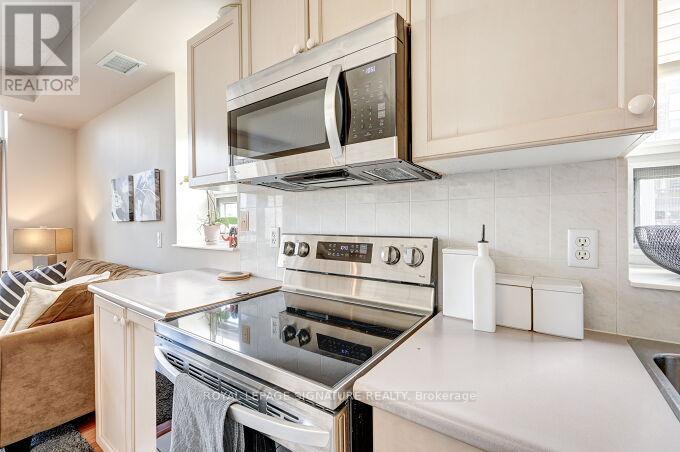 #403 200 BURNHAMTHORPE ROAD - 19
