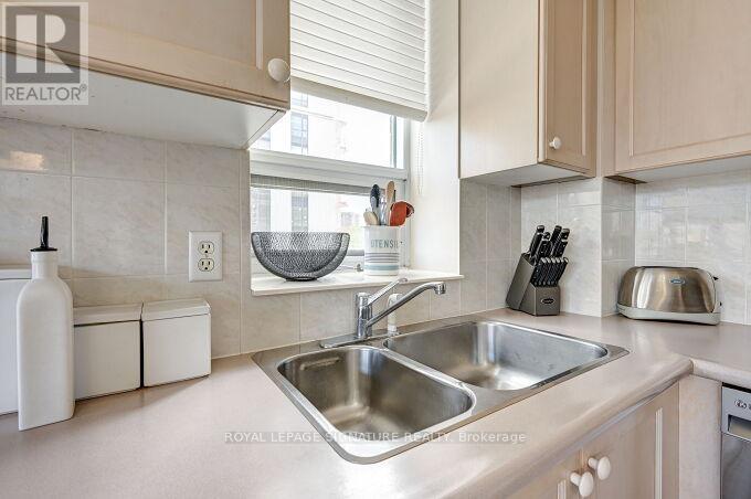 #403 200 BURNHAMTHORPE ROAD - 20