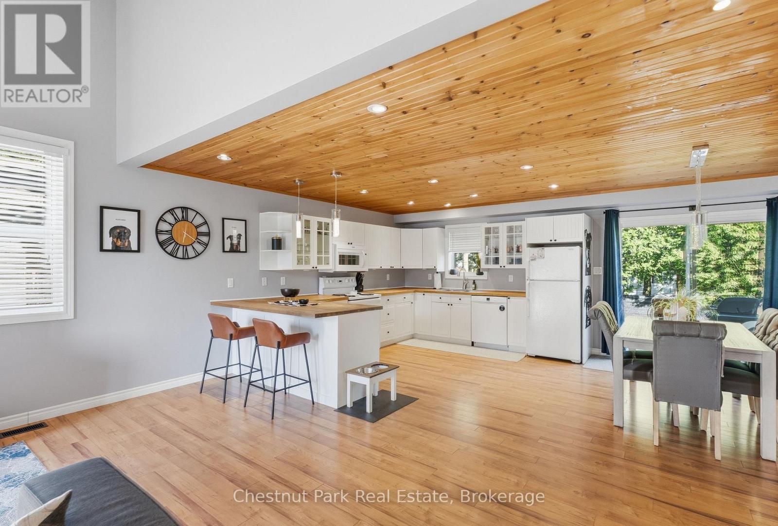 6 JOHNSTON STREET - 13