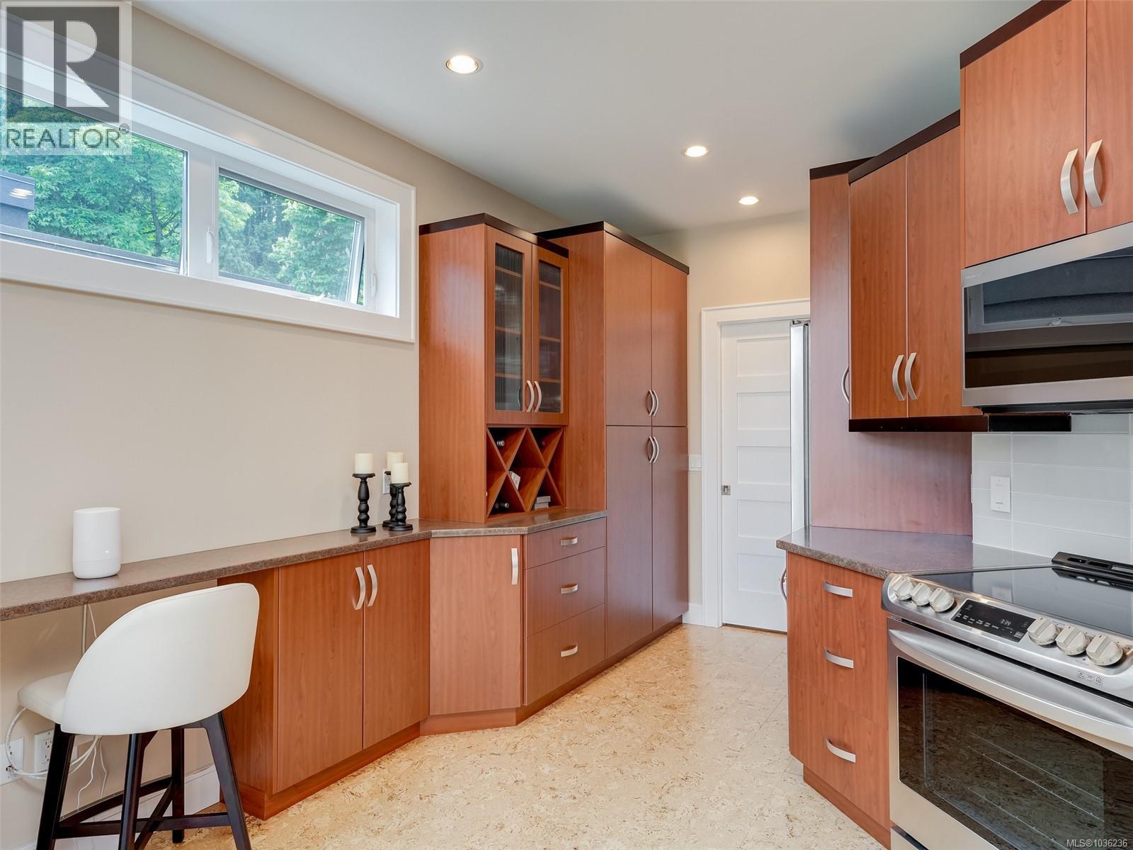 5155 Lochside Dr - 16